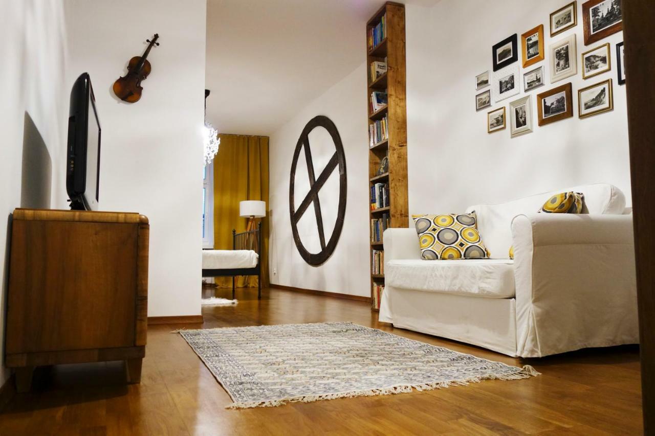 Apartament Skorpion Centrum Sanok Bagian luar foto